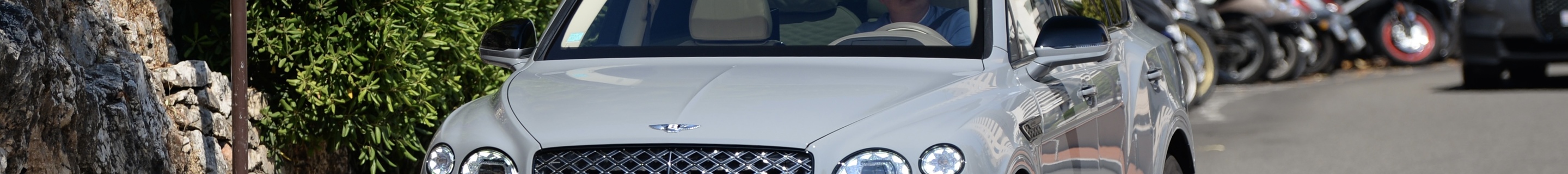 Bentley Bentayga EWB Mulliner