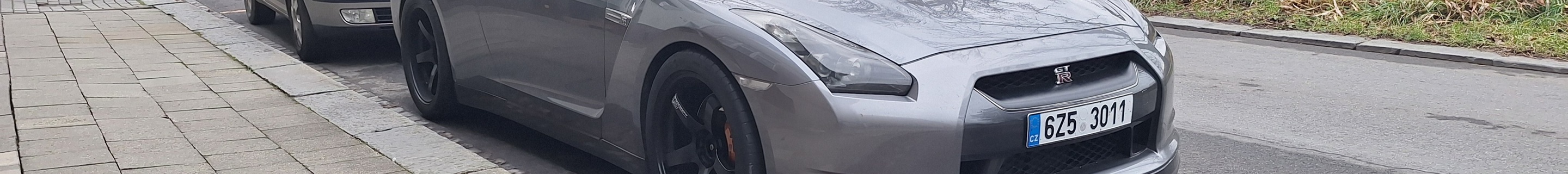 Nissan GT-R