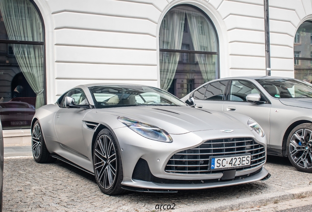 Aston Martin DB12
