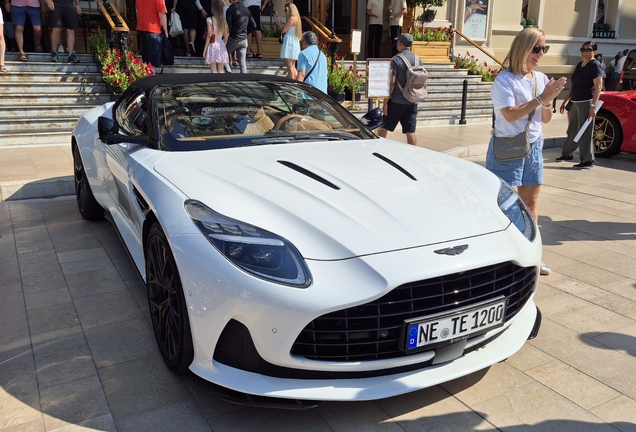 Aston Martin DB12 Volante