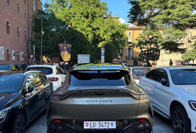 Aston Martin DBX707