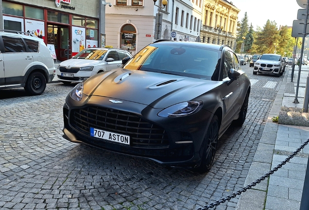 Aston Martin DBX707