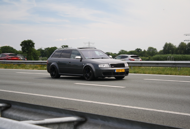 Audi RS6 Avant C5