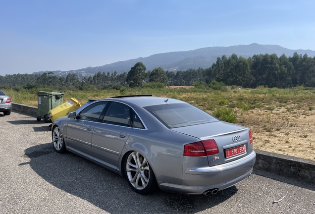 Audi S8 D3