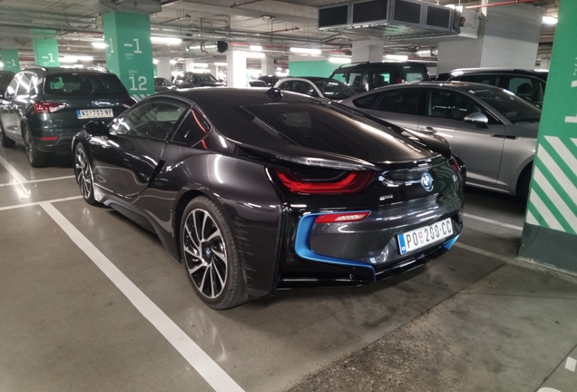 BMW i8