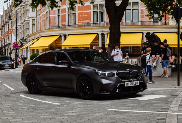 BMW M5 G90