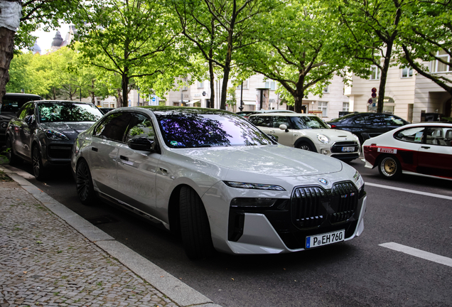 BMW M760e xDrive