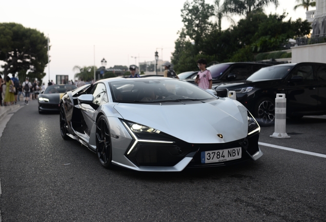 Lamborghini Revuelto