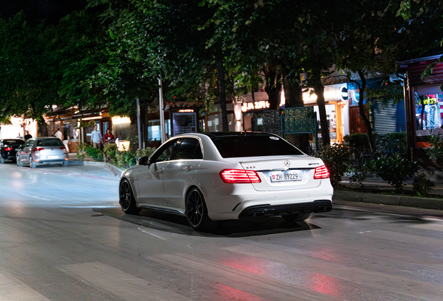 Mercedes-Benz E 63 AMG S W212