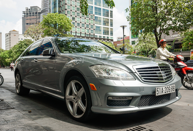 Mercedes-Benz S 65 AMG V221