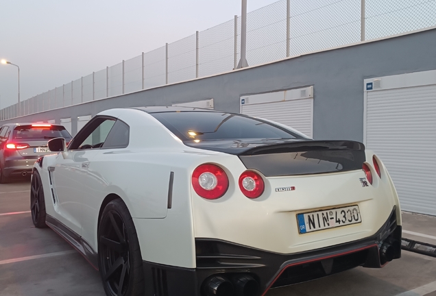 Nissan GT-R