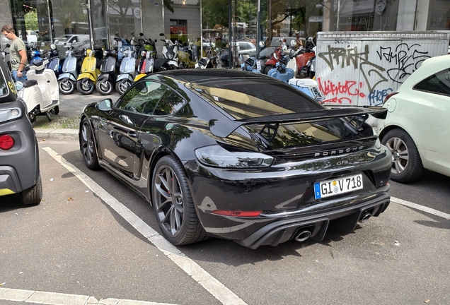 Porsche 718 Cayman GT4