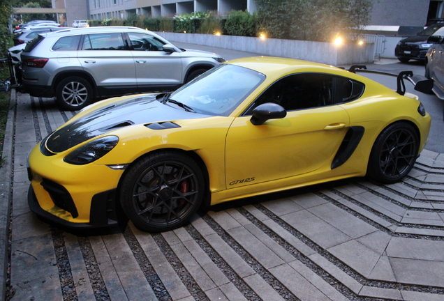 Porsche 718 Cayman GT4 RS Weissach Package