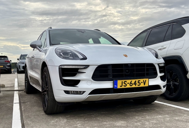 Porsche 95B Macan GTS