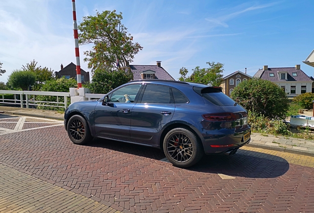 Porsche 95B Macan GTS