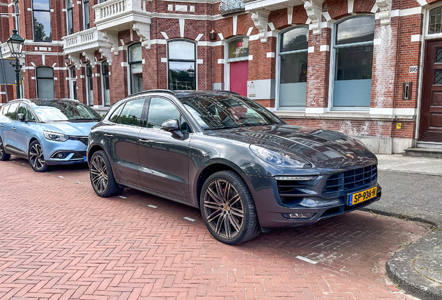 Porsche 95B Macan GTS