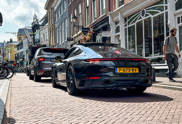 Porsche 992 Carrera 4 GTS
