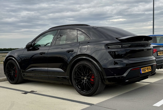 Porsche Macan EV Turbo