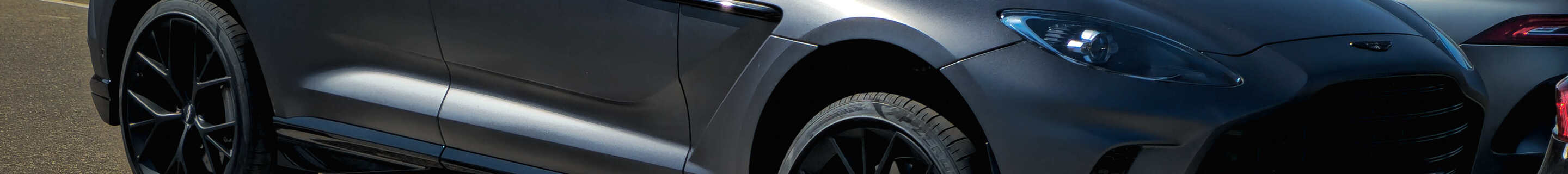 Aston Martin DBX707