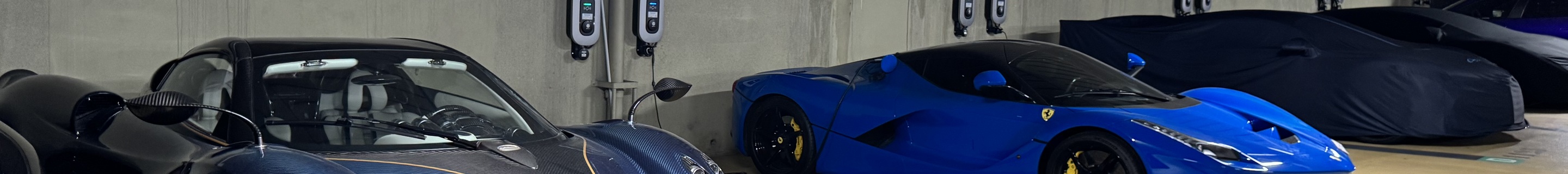 Pagani Huayra Roadster