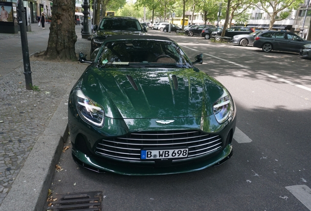 Aston Martin DB12 Volante