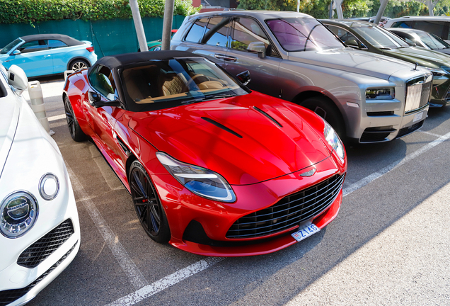 Aston Martin DB12 Volante