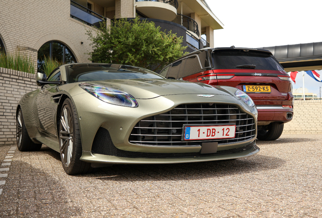 Aston Martin DB12 Volante