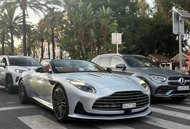 Aston Martin DB12 Volante