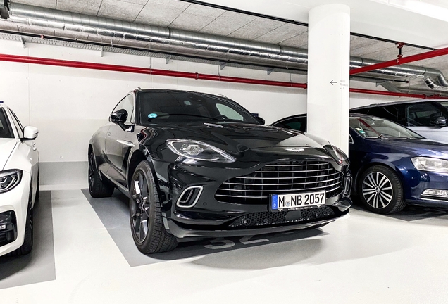 Aston Martin DBX