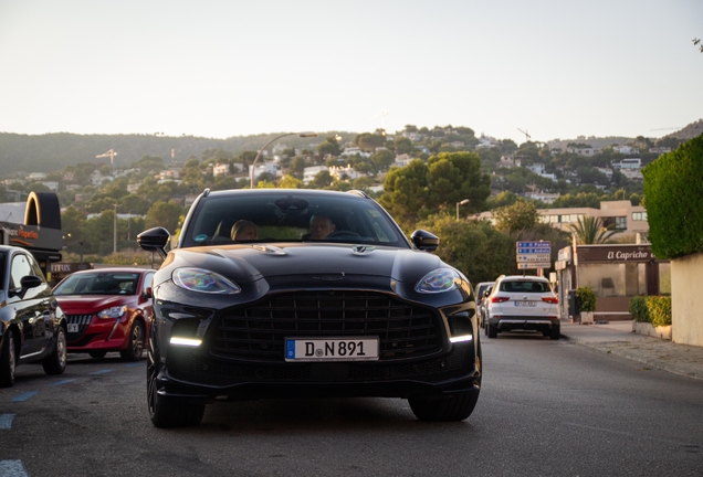 Aston Martin DBX707