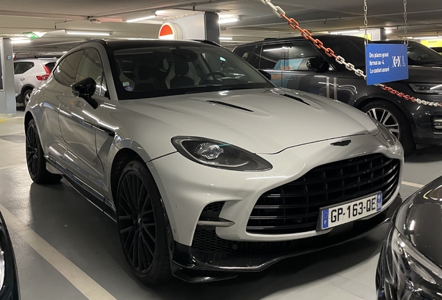 Aston Martin DBX707