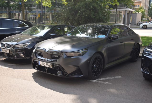 BMW M5 G90