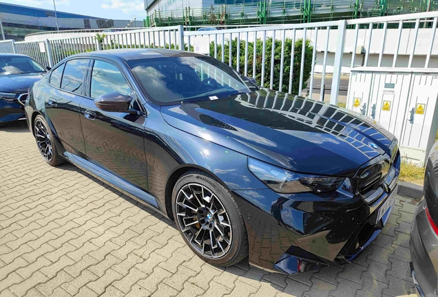BMW M5 G90