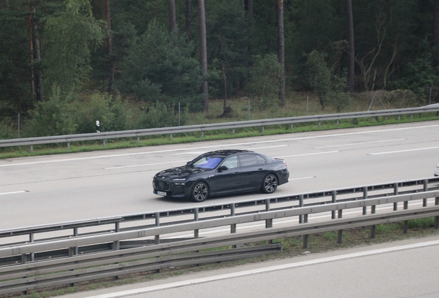 BMW M760e xDrive