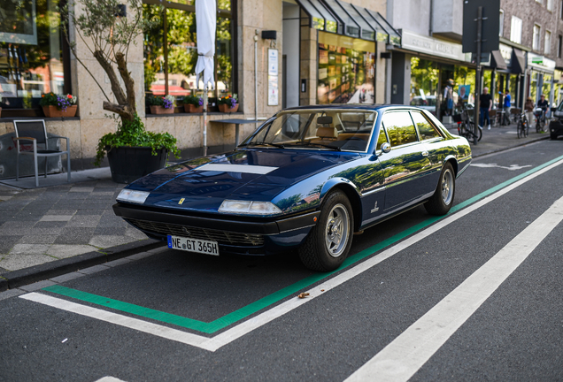 Ferrari 365 GT4 2+2