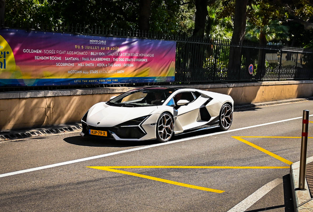 Lamborghini Revuelto