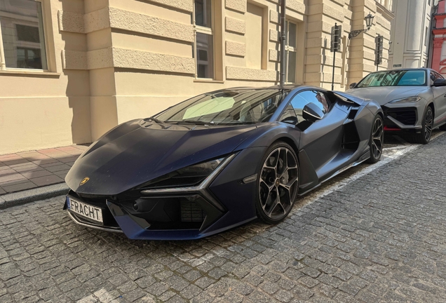 Lamborghini Revuelto