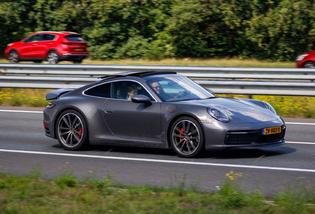 Porsche 992 Carrera 4S