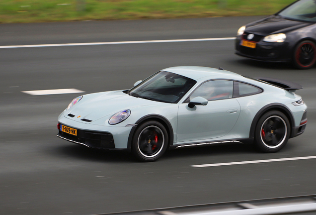 Porsche 992 Dakar