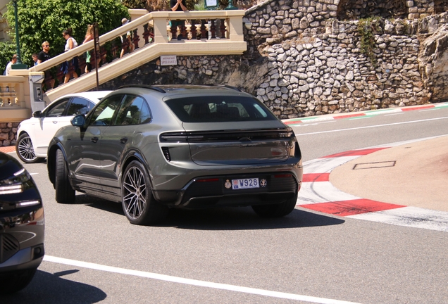 Porsche Macan EV Turbo