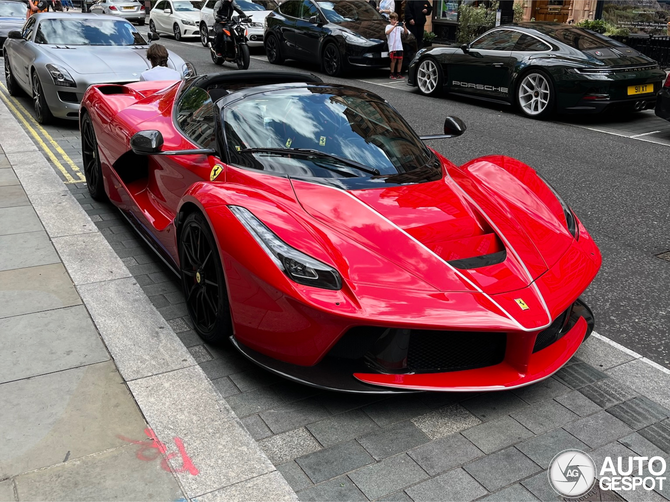 【未開封】Ferrari LaFerrari Get Ready 2025 Ferrari LaFerrari: The Pinnacle of