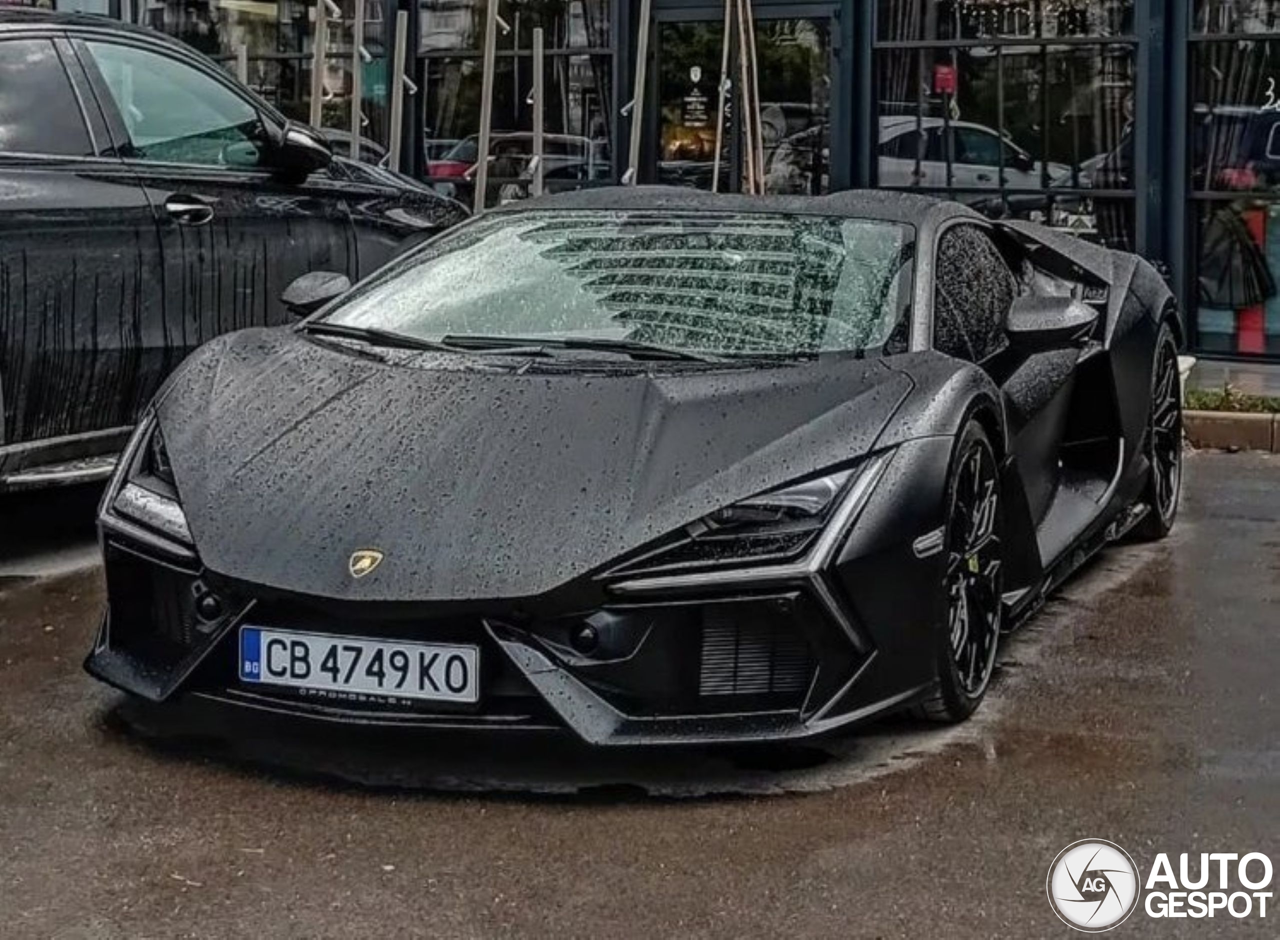 Lamborghini Revuelto