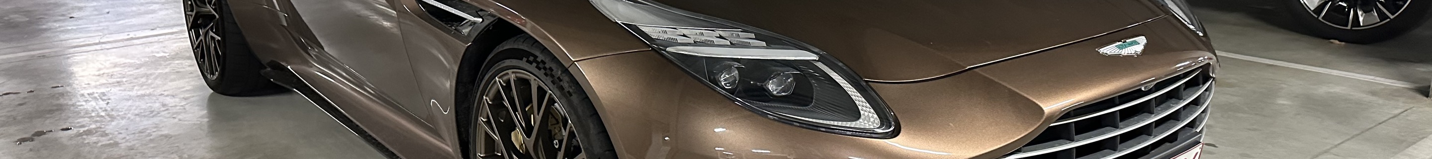 Aston Martin DB12 Volante