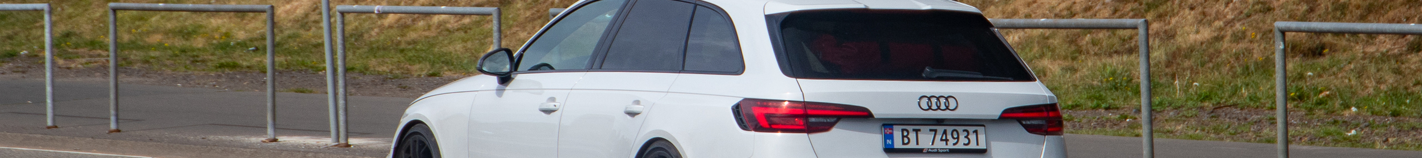 Audi RS4 Avant B9
