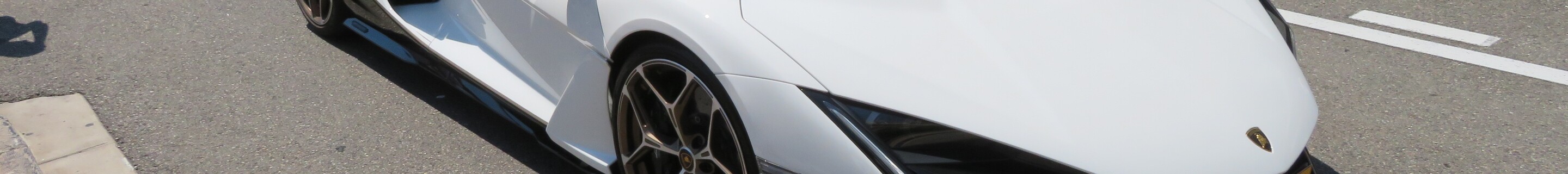 Lamborghini Revuelto