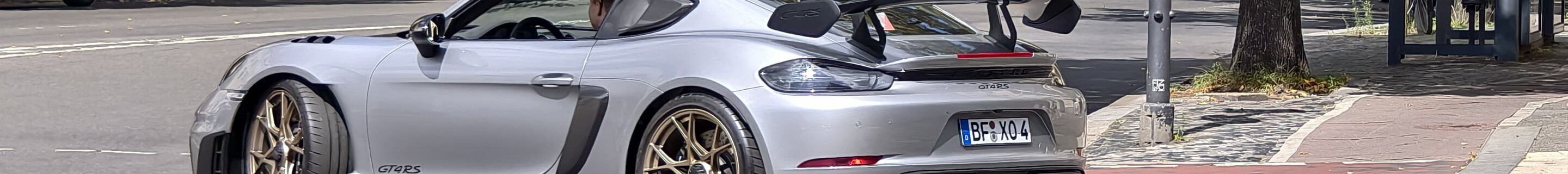 Porsche 718 Cayman GT4 RS Weissach Package