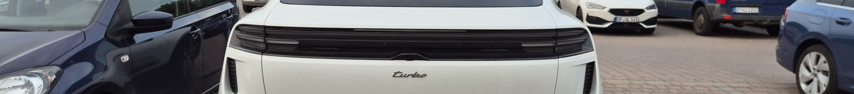 Porsche Macan EV Turbo