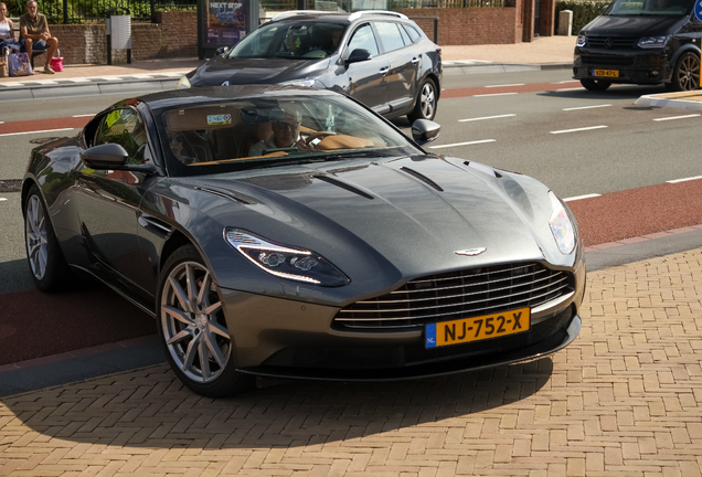Aston Martin DB11