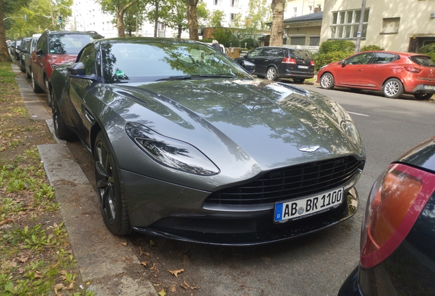 Aston Martin DB11 V8