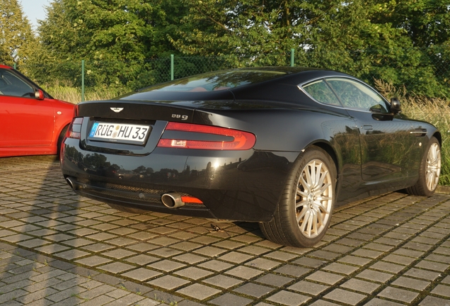 Aston Martin DB9